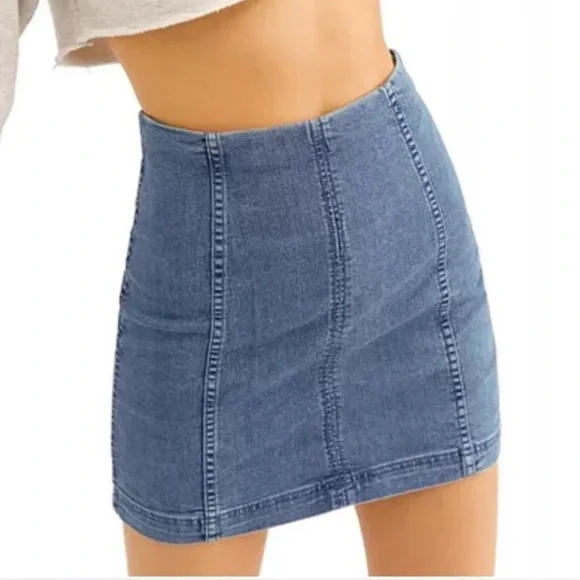 Free People Denim Mini Skirt Size 6 EUC - Picture 2 of 9